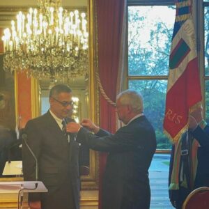 Remise de la décoration de Chevalier de l’Ordre du Mérite Agricole par le Préfet Jeanjean.